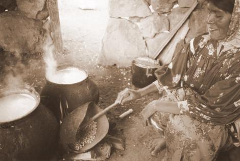 external image cocinando_una_mujer_tarahumara_med.jpg