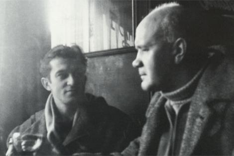 Juan Goytisolo (izquierda), con el escritor Jean Genet en Amsterdam, en 1958