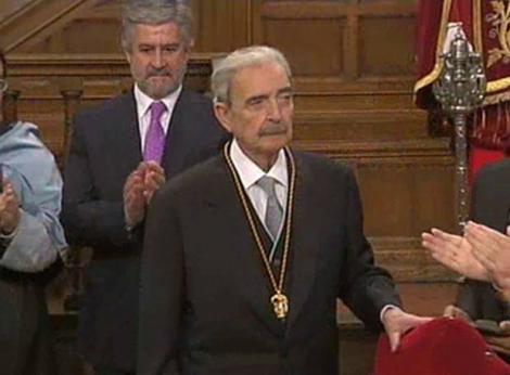 /upload/fotos/blogs_entradas/el_poeta_argentino_juan_gelman_recibe_de_manos_del_rey_el_premio_cervantes_1_med.jpg