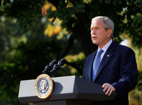 /upload/fotos/blogs_entradas/el_presidente_de_estados_unidos_george_w._bush_en_su_comparecencia_en_los_jardines_de_la_casa_blanca._med.jpg