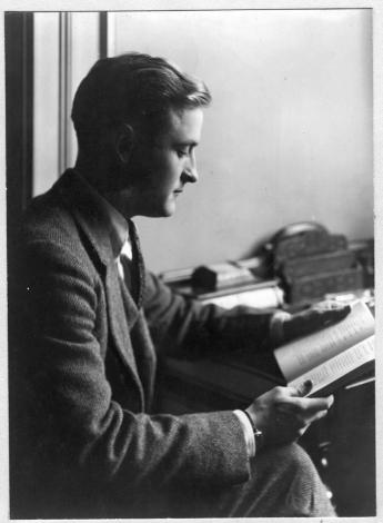 /upload/fotos/blogs_entradas/francis_scott_key_fitzgerald_med.jpg