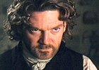Kenneth Branagh como Doctor Frankenstein, 