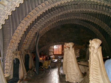 /upload/fotos/blogs_entradas/hr_giger_bar_in_gruyres_med.jpg