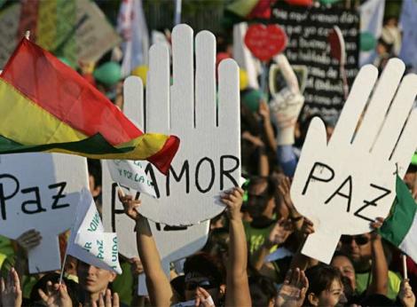 /upload/fotos/blogs_entradas/imagen_de_la_marcha_celebrada_en_santa_cruz_para_pedir_unidad_med.jpg