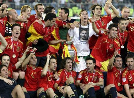 /upload/fotos/blogs_entradas/la_plantilla_lo_celebra_en_el_terreno_de_juego_med.jpg