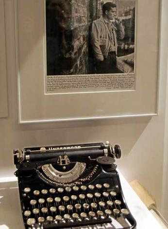 /upload/fotos/blogs_entradas/mquina_de_escribir_de_jack_kerouac_med.jpg