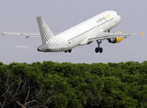 un_avin_de_vueling_despegando_med.jpg